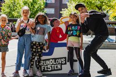 Elever fejrer grundlovsdag på Lindevang Skole