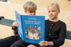 "Grundloven fra børn til børn" udkommer 5. juni 2026 og svarer på, hvad børn mener skal stå i grundloven.