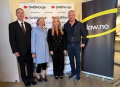 Fra venstre: advokat/partner Leif Sandtorv law.no Advokatfirma AS, Olaug Brunstad, advokat/partner Trude Helberg law.no Advokatfirma AS og Lars Oscar Øvstegård.