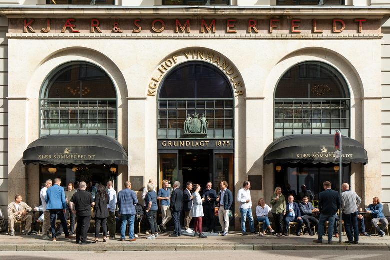 Kjær & Sommerfeldt blev grundlagt i 1875 og er leverandør til hoteller, restauranter og caféer såvel som erhvervs- og privatkunder. Med adresser i København, Aarhus og Odense samt et sortiment på over 5.000 produkter fra mere end 200 producenter verden over leverer Kjær & Sommerfeldt kvalitetsvin, spiritus, øl og vand til kunder i hele Danmark. I 2023 udgav Kjær & Sommerfeldt sin første ESG-rapport og blev certificeret som B Corp-virksomhed.