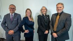 Ledelsen i den nye EPA-organisation. Fra venstre: Piotr Merks (generalsekretær for den polske farmaceutforening ZZPF og EPA-næstformand), Greta Torbergsen (generalsekretær for Norges Farmaceutiske Forening og EPA-næstformand), Susie Stærk Ekstrand (direktør for Pharmadanmark og generalsekretær for EPA) samt Mark Koziol (formand for britiske The Pharmacists’ Defence Association (PDA) og EPA-formand).