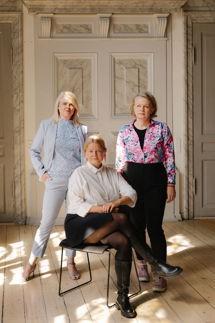 Fra venstre: direktør i Danner, Mette Marie Yde, instruktør Johanne Holten og operachef Anne Barslev