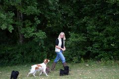 Helle Sydendal bruger altid sko og tøj, der beskytter hende bedst muligt mod flåtbid, når hun går tur i naturen eller er i sin have. Hun vil nemlig gøre alt, hvad hun kan, for at undgå endnu en flåtoverført sygdom.