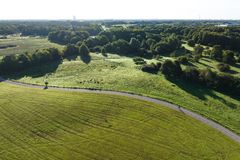 Supercykelstien Værløseruten set fra oven med marker og skove