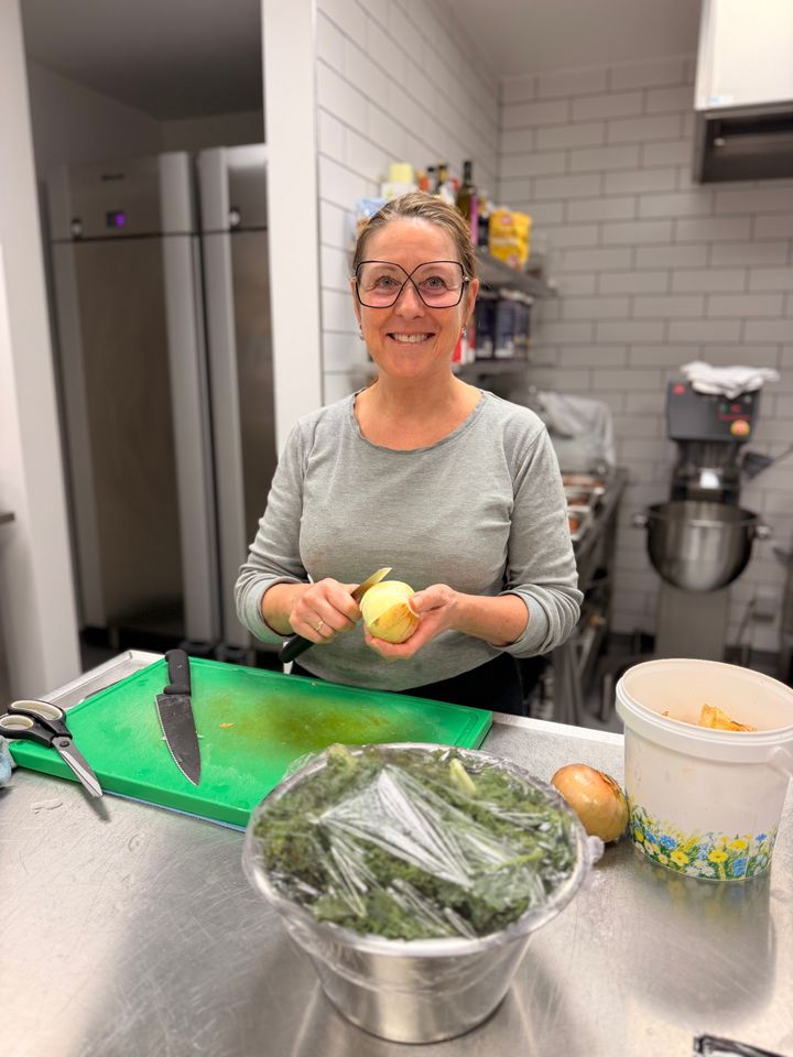 Malene Henscke fik konstateret brystkræft i 2021. Under sygdommen har hun værdsat muligheden for at arbejde, så meget hun kunne, og nu er hun tilbage på fuldtid.