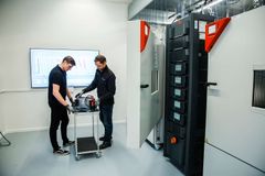 Ved at genanvende råstoffer kan vi både styrke forsyningssikkerheden og reducere CO2-aftrykket. Foto: Teknologisk Institut