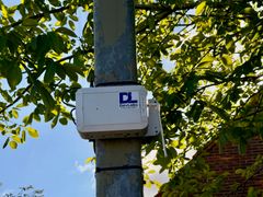 I  de næste måneder skal effekten af de nye asfaltyper måles via et netværk af sensorer langs Husumvej, hvor både partikelforurening og støj måles. Denne teknologi giver helt nye muligheder for at dokumentere luftkvaliteten.