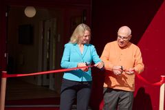 Social- og boligminister Sophie Hæstorp Andersen  og adm. direktør Juan Farré, Teknologisk Institut indviede torsdag Build-in-Wood Demonstrator, skal hjælpe med at mindske byggeriets klimabelastning.