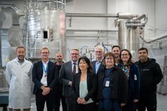 Fra venstre: Christian Kjølby – FermHub Zealand, Nicolaj Christoffersen – Teknologisk Institut, Thio Baasch - FermHub Zealand,  Morten Bødskov - Erhvervsministeriet, Lulu Harms Larsen - FermHub Zealand, Christian Motzfeldt – Danmarks Erhvervsfremmebestyrelse, Anne-Lise Høg Lejre – Teknologisk Institut, Christopher Kjølby - FermHub Zealand, Natanya Majbritt Louie Hansen – Teknologisk Institut, Subir Kumar Nandy - FermHub Zealand