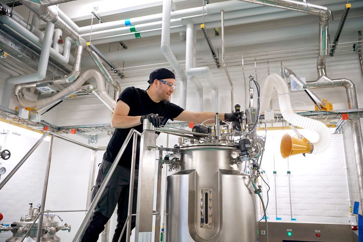 Biosolutions Technology Center på Teknologisk Institut er blandt de pilot- og laboratoriefaciliteter, der giver virksomheder adgang til udvikling, test og opskalering af biobaserede løsninger inden for fx fødevarer.