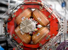 På ESS undersøges materialers struktur på nanometer-skala ved at sende neutroner gennem materialer og måle, hvordan de spredes. Superledende magneter (billedet) er med til at accelerere partiklerne.