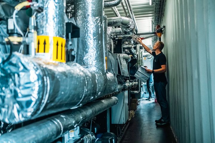 Selv hvis elprisen er høj, er industrielle højtemperatur varmepumper stadig den mest økonomiske og energieffektive løsning til at generere varme op til 150°C.