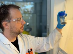 - Vores primære innovation ligger i at konvertere den ledende del af månestøv til et digitalt printbart materiale. Dette åbner helt nye muligheder for selvforsyning af elektronik på fremtidige rummissioner, siger specialist Christian Rein, Teknologisk Institut.