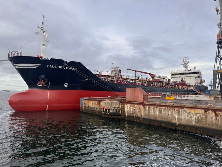 Målingerne med 100 procent biobrændstof blev foretaget under et tre dages sejlads på skibet Falstria Swan fra Uni-Tankers. Den indsamlede data er blevet analyseret og sammenlignet med baseline-målinger foretaget med konventionel diesel på samme skib.