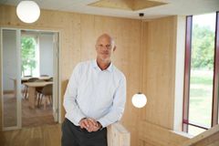 - Der er flere gode erfaringer fra danske projekter, men vi kan også se, at der er en række tekniske og lovgivningsmæssige knaster, der kan gøre det unødigt svært og dyrt at vælge træ, når man bygger i højden, siger centerchef Niels Morsing, Teknologisk Institut.