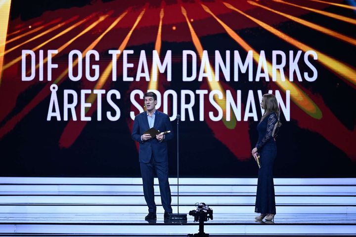 Til 'Sport 2022' stod blandt andre Michael Laudrup på scenen og præsenterede Årets Sportsnavn 2022. Foto: Lars Møller