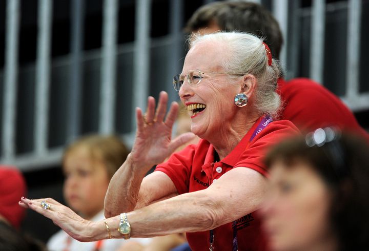 Dronningen hepper på de danske atleter under OL i London i 2012. Foto: Lars Møller.