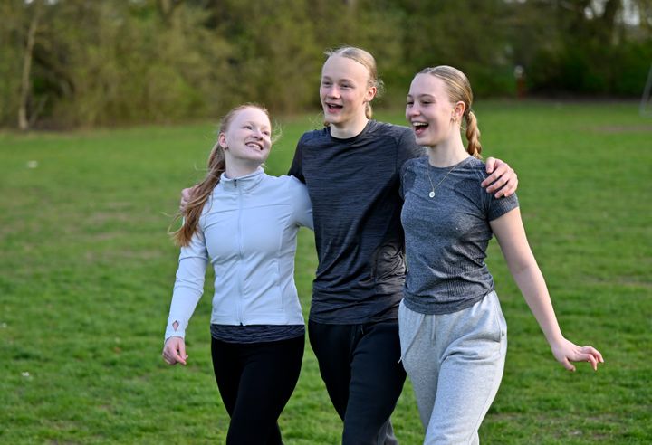 De unge har ofte roller som trænere eller hjælpetrænere, mens de sjældent tager del i bestyrelses- og udvalgsarbejdet i foreningerne.