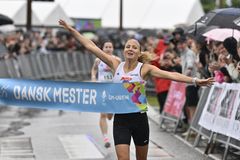 Alberte Kjær Pedersen vinder guld i 5 km gadeløb