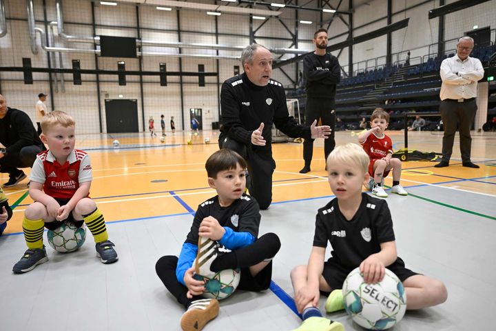 I udspillet lægges der blandt andet op til at øge beløbsgrænsen for godtgørelse til 10.000 kroner om året.