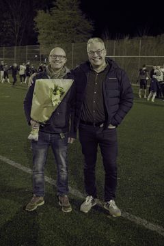 Søren Hartvig Rasmussen, formand i Horsens Stallions og Morten Egedal Nielsen, privatkundedirektør i Arbejdernes Landsbank Horsens.