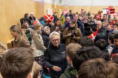 Inge Dinis Jensen fra Østre Ikast Skole er i dag blevet kåret som Danmarks Sejeste Idrætslærer