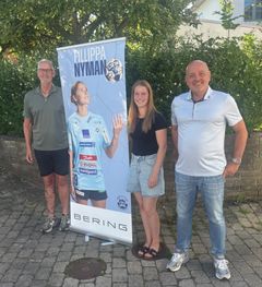 Aabenraa bliver en del af Startblokken. Her ses brobyggerne Lars Christensen (tv) og Betina Friis Larsen (mf) sammen med adm. direktør Per Rasmussen fra Sønderjyske Kvindehåndbold (th).