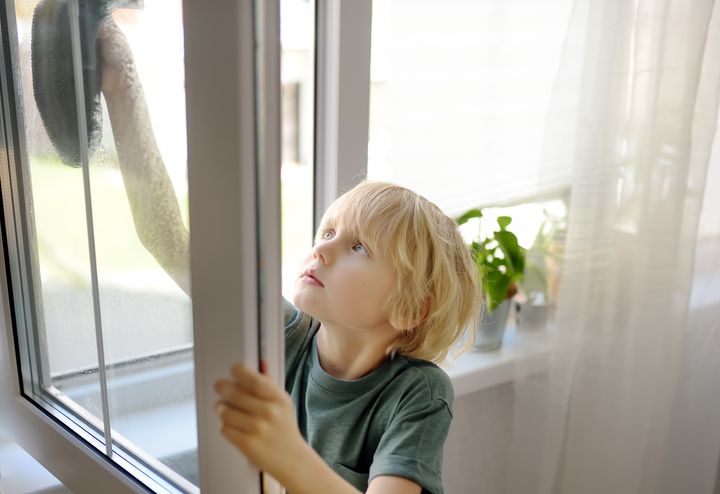 Jo længere tid din hud bliver udsat for allergifremkaldende stoffer i dagligdagen, jo større er risikoen for, at du udvikler hudallergiallergi