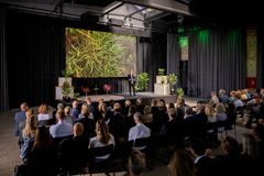 Silja Nybroe Andersen holdt shorttalken "Er fremtiden regenerativ?" på Børsen Bæredygtig 2022.