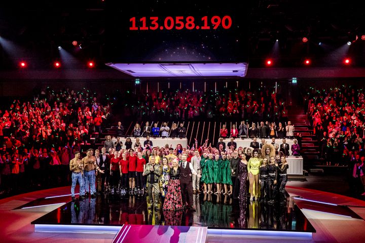 Knæk Cancer i uge 43 kulminerede med 'Knæk Cancer - et show for sagen'. 113.058.190 kroner blev samlet ind.