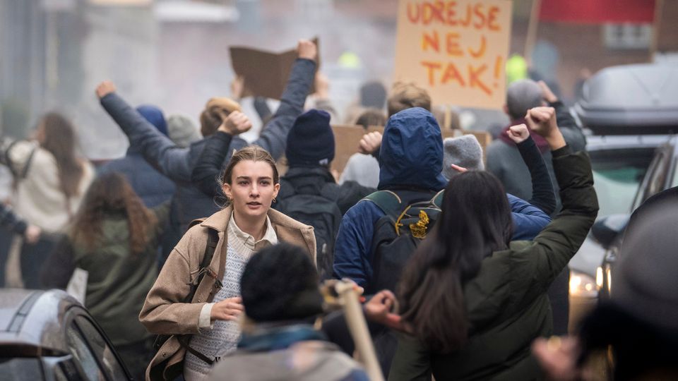 Se De Første Billeder Fra Thomas Vinterbergs Kommende Tv-serie