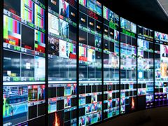 De sene nyheder på TV 2, '21.30 News' og TV 2-regionernes sene udsendelse rykker frem til klokken 20.50. (Foto: TV 2)