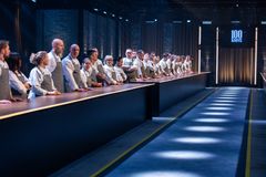 100 kokke i '100 knive'. (Foto: Lotta Lemche/TV2)