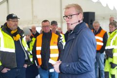 Borgmester Steen Wrist holder tale inden første spadestik tages til ny pantfabrik i Fredericia.