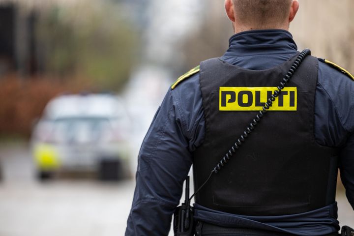 Politiet er en meget synlig samfundsinstitution og en af de største statslige arbejdspladser. At indføre røgfri arbejdstid her er derfor et vigtigt signal at sende og et pejlemærke for andre statslige arbejdspladser.