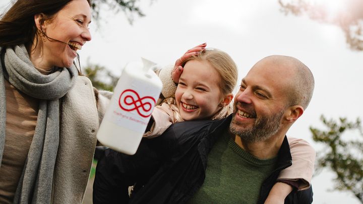 Kun 3 procent af Kræftens Bekæmpelses indtægter stammer fra det offentlige. Derfor er foreningen afhængig af befolkningens velvilje - både i form af donationer og frivillige indsatser.