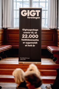 I dag lever mere end 1,5 millioner danskere med gigt og kroniske smerter i muskler og led. Ifølge helt nye tal fra Statens Institut for Folkesundhed koster gigt samfundet omkring 58 milliarder kroner om året i tabt produktion.
