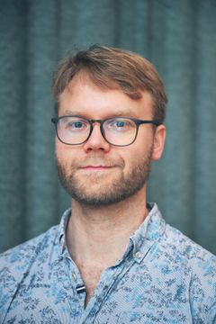 "Jeg er glad for at kunne være med til at øge livskvaliteten for mennesker med gigt. Det er det, der driver mig. Det giver mig en fantastisk god følelse i maven at kunne være med til at hjælpe," siger det unge forskertalent, Kasper Yde Jensen