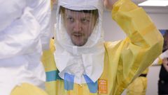 16 ambulancebehandlere fra Region Hovedstadens Akutberedskab har modtaget specialtræning for at kunne indgå i en ny indsatsgruppe, der kan håndtere patienter med høj smitterisiko