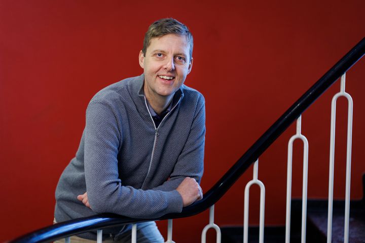 Den politiske akutplan for elnettet prioriterer elektrificering af fjernvarmen højt, men der bliver spændt ben for de fleksible elkedler i fjernvarmeproduktionen, mener Michael Søgaard Schrøder, chefkonsulent i Dansk Fjernvarme.
