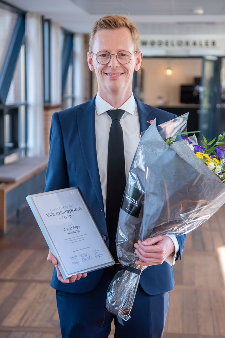 David Arge Klevang, der er lektor ved DTU Space, vinder Elektrofondets Videnskabspris 2023 for sit enestående bidrag til rumforskningen med udviklingen af PIXL-kameraet ombord på Mars-roveren Perseverance.