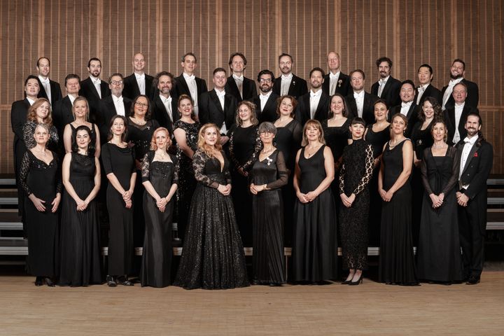 Det Kongelige Operakor giver koncert i Grundtvigs Kirke, Sorø Klosterkirke og Maribo Domkirke.