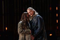 Louise McClelland Jacobsen og Wiktor Sundqvist i Asle og Alida. Foto: Monika Kolstad