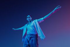 Mikkel Hoé som Tony