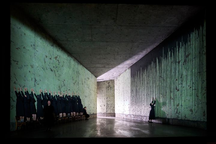 Production photo from Glyndebourne Festival, photo: Richard Hubert Smith