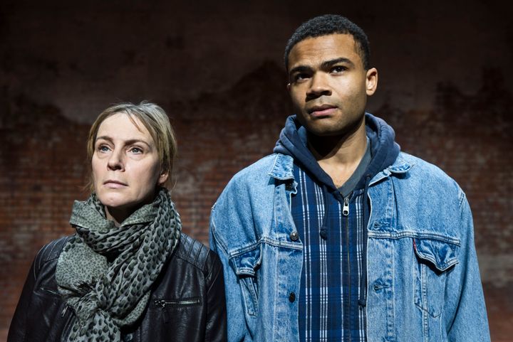 Iben Hjejle og Alexander Bryld Obaze i 'Endnu en dag i Guds skaberværk'