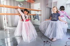 Børn i Postyrium på hjul