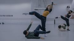 Solist Sebastian Haynes og solodanser Astrid Elbo som Lord og Lady Macbeth i prøvesal til Akram Khans "Lady Macbeth"