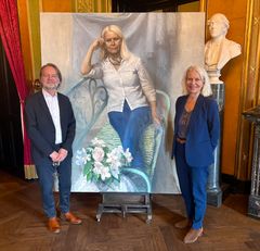 Peter Martensen og Kirsten Olesen til portrætafsløring på Gamle Scene
