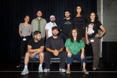 Medvirkende og kunstnerisk hold. Clara Morild Marckmann, Benjamin la Cour, Sargun Oshana, Cengiz Güdücü, Zere Celik, Ellaha Lack, Wahid Sui, Arian Kashef, Rezwan Taha